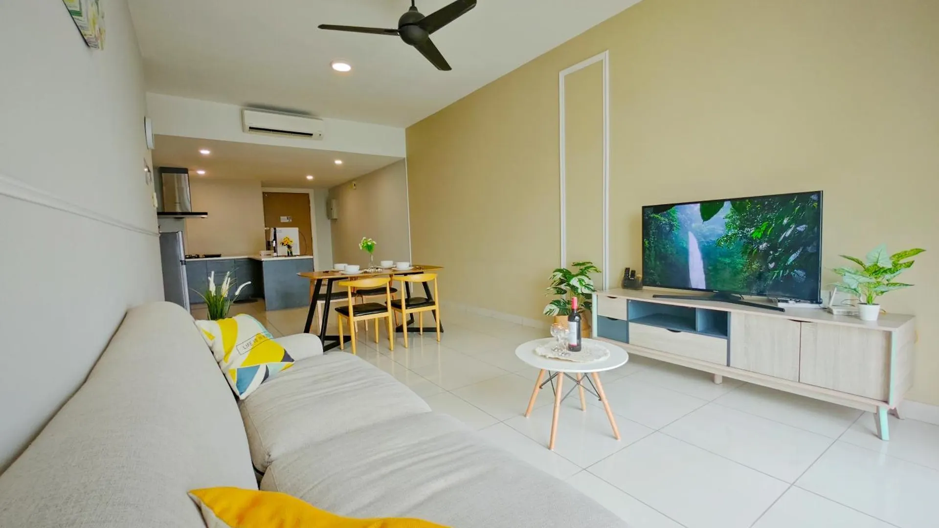 2Br Wifi, Mid Valley, Mosaic Southkey, 5-7 Pax, 7 Mins To Ciq 新山 公寓